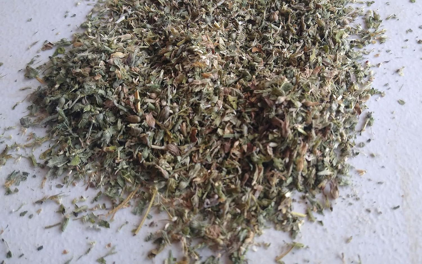 Course Cut Canadian Catnip, 4 Oz. (4-1/2 Cups) for Cats & Kittens, Interactive Cat-Nip Play Treats