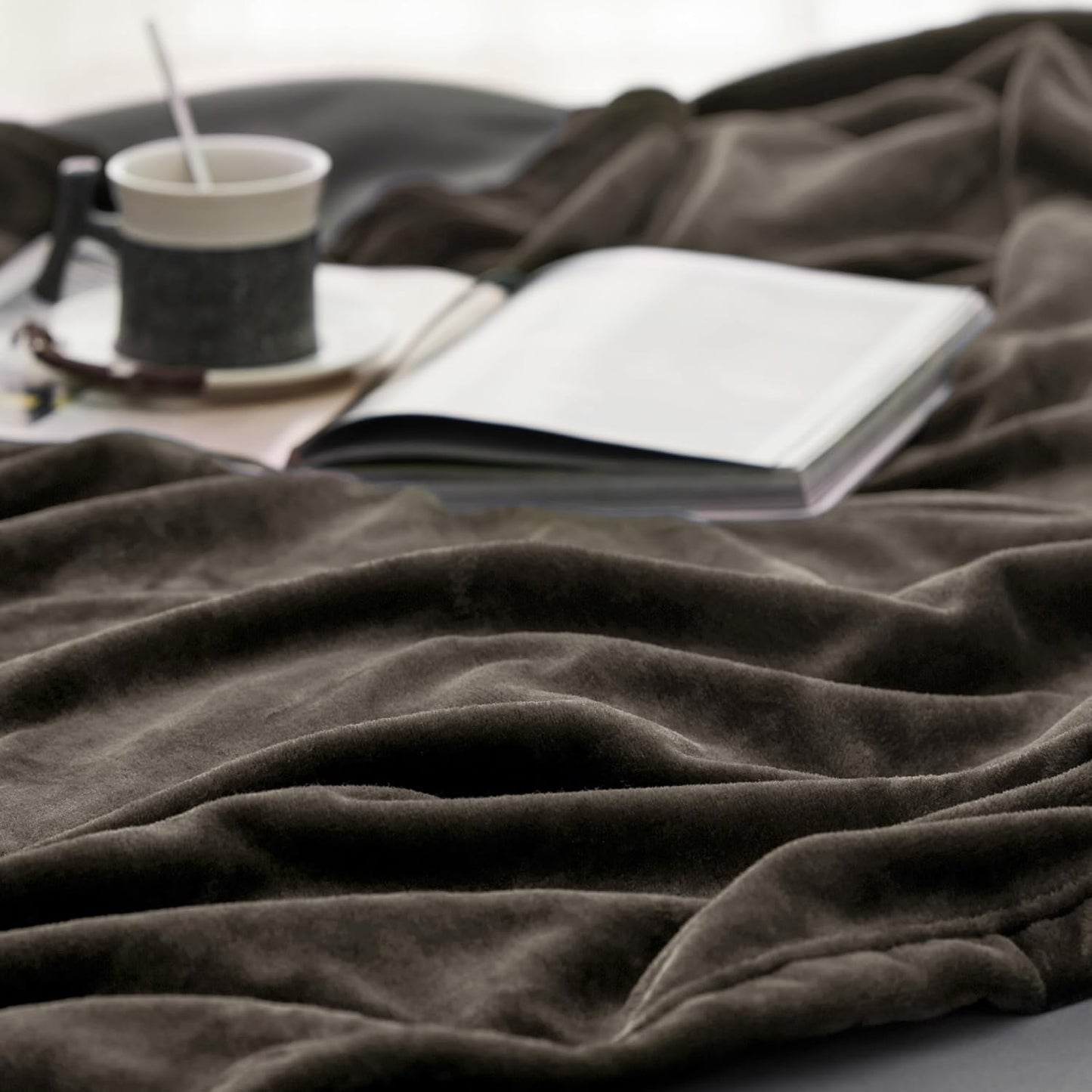 Gentlesoft Fleece Throw Blanket Brown - 300GSM Blankets for Couch, Sofa, Bed, Soft Lightweight Plush Cozy Throws for Toddlers, 50X60 Inches